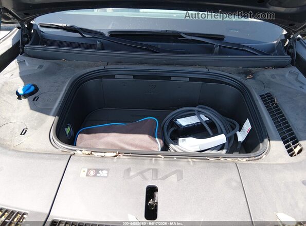 KNDAEFS57R6020936 2024 KIA EV9 Black Հետևի տեսք