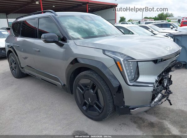 KNDAEFS57R6021973 2024 KIA EV9 Серый Передняя правая четверть