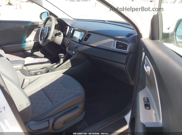 KNDCB3LC5K5325232 2019 KIA NIRO White Widok wnętrza z przodu
