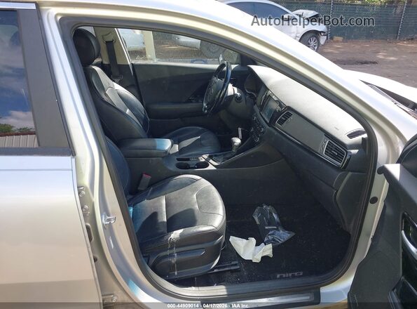 KNDCC3LD2K5252004 2019 KIA NIRO PLUG-IN HYBRID Silver Widok wnętrza z przodu