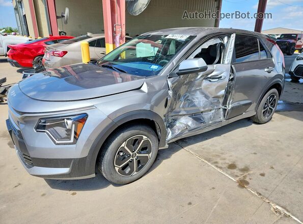 KNDCP3LE2T5339819 2026 KIA NIRO Gray Առջևի ձախ երեք քառորդ տեսարան