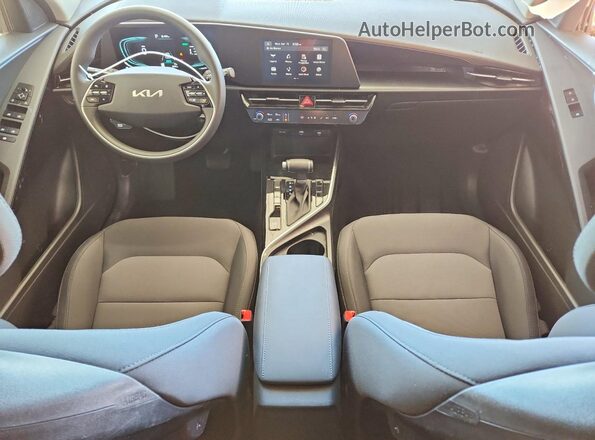 KNDCP3LEXT5337932 2026 KIA NIRO Gray Dashboard view