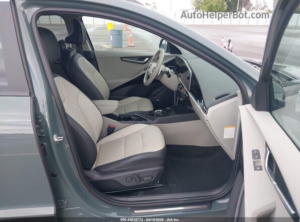 KNDCT3L19R5101774 2024 KIA NIRO EV Green Front interior view