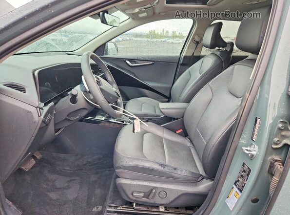 KNDCT3LEXR5167320 2024 KIA NIRO Зеленый Вид салона спереди