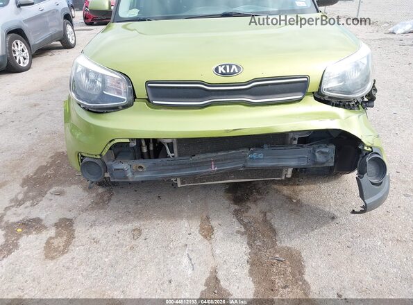 KNDJN2A24K7911055 2019 KIA SOUL Зеленый Вид спереди