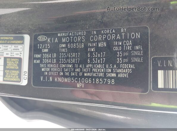 KNDMB5C10G6185798 2016 KIA SEDONA Dark Brown Vista del compartimento del motor
