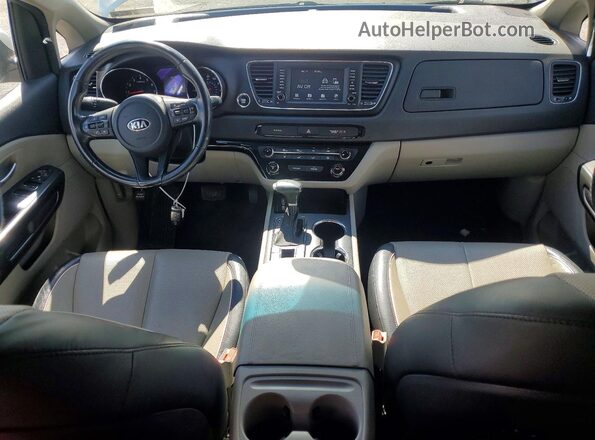 KNDMB5C13K6517659 2019 KIA SEDONA Серебряный Вид панели приборов