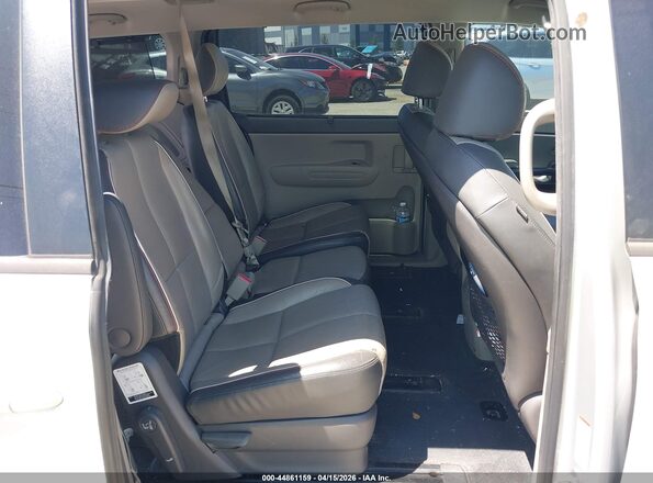 KNDMB5C15H6265258 2017 KIA SEDONA Серебряный Вид наклейки с VIN-кодом