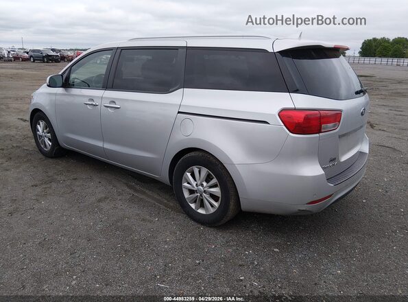 KNDMB5C15J6349084 2018 KIA SEDONA Серебряный Задняя левая четверть