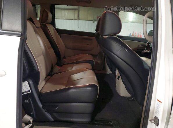 KNDMB5C17M6673397 2021 KIA SEDONA White Widok wnętrza z tyłu