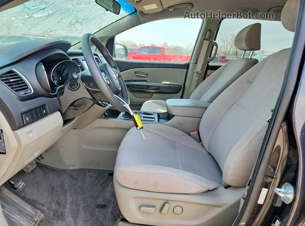 KNDMB5C19M6667312 2021 KIA SEDONA Gray Vista interior delantera