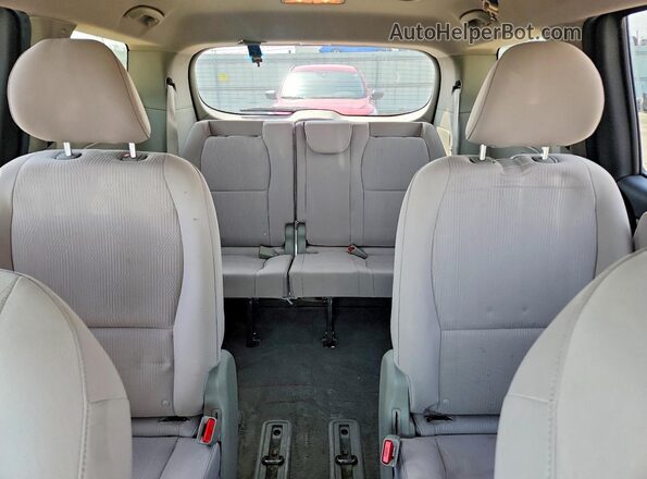 KNDMB5C19M6667312 2021 KIA SEDONA Gray Vista de los asientos traseros