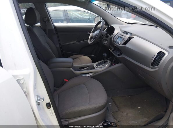 KNDPBCACXG7880175 2016 KIA SPORTAGE White Սալոնի դիմացի տեսք