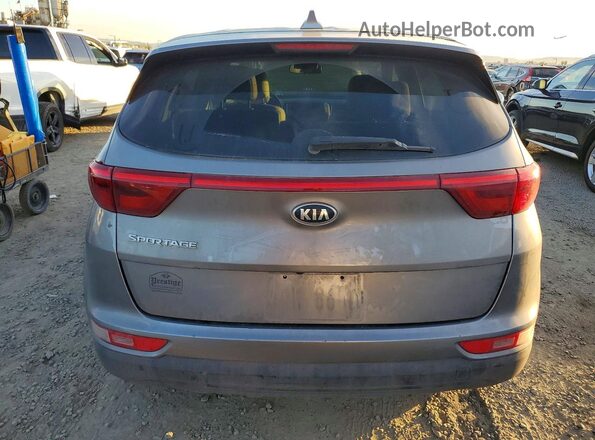 KNDPMCAC0J7352131 2018 KIA SPORTAGE Серый Вид сзади