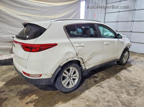 KNDPMCAC0J7483902 2018 KIA SPORTAGE Белый Задняя правая четверть