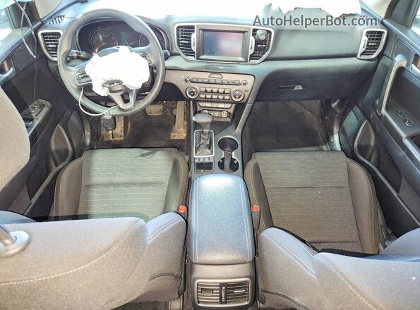 KNDPMCAC0J7483902 2018 KIA SPORTAGE Белый Вид панели приборов