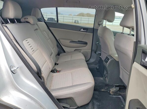 KNDPMCAC2H7245401 2017 KIA SPORTAGE Серебряный Вид задних сидений