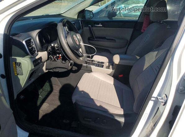 KNDPMCAC4L7665007 2020 KIA SPORTAGE White Вид салону спереду