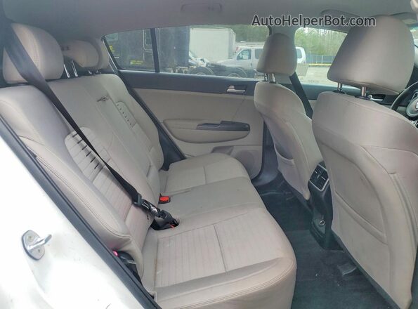 KNDPMCAC4L7665007 2020 KIA SPORTAGE White Вид задньої частини салону