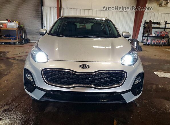 KNDPMCAC5M7901536 2021 KIA SPORTAGE Серебряный Вид спереди