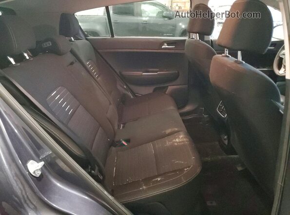 KNDPMCACXJ7473359 2018 KIA SPORTAGE Синий Вид задней части салона