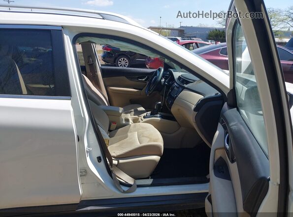 KNMAT2MT8HP511437 2017 NISSAN ROGUE Белый Вид салона спереди