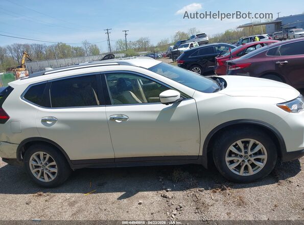 KNMAT2MT8HP511437 2017 NISSAN ROGUE Белый Вид задней части салона