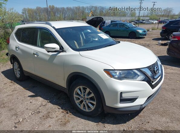 KNMAT2MT8HP511437 2017 NISSAN ROGUE Белый Передняя правая четверть