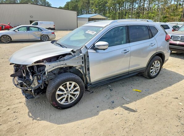 KNMAT2MV0HP505715 2017 NISSAN ROGUE Silver Vista tres cuartos delantera izquierda