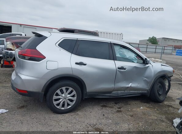 KNMAT2MV2KP506923 2019 NISSAN ROGUE Серебряный Вид задней части салона