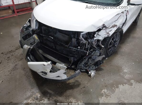 KNMAT2MV8HP558291 2017 NISSAN ROGUE White 