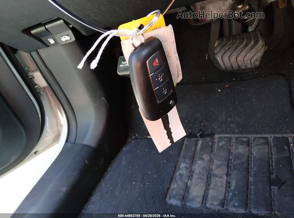 KNMAT2MV8HP613385 2017 NISSAN ROGUE White Widok deski rozdzielczej