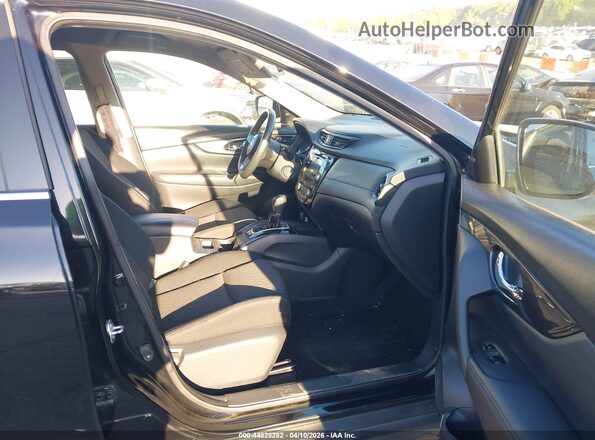 KNMAT2MV9HP593440 2017 NISSAN ROGUE Black წინა სალონის ხედი