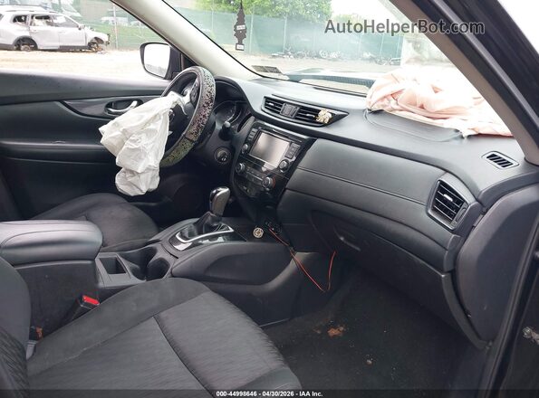KNMAT2MV9JP571928 2018 NISSAN ROGUE Черный Вид салона спереди