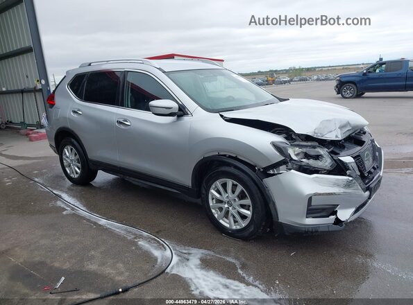 KNMAT2MVXHP610276 2017 NISSAN ROGUE Серебряный Передняя правая четверть