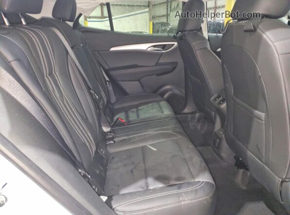 LRBFZME43SD034821 2025 BUICK ENVISION White Vista interior trasera