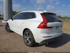 2018 Volvo Xc60 T5 Momentum Белый vin: LYV102RK2JB087635