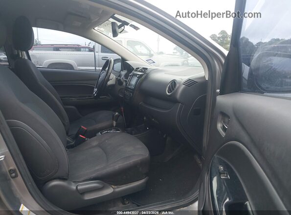 ML32F4FJ6HH004861 2017 MITSUBISHI MIRAGE G4 Серебряный Вид салона спереди