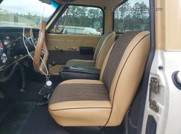 NCS98906 1971 GMC C1500 White Vista interior delantera