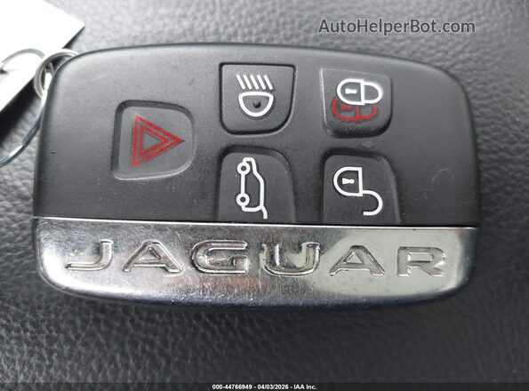 SADCJ2BV8HA051206 2017 JAGUAR F-PACE Белый Вид панели приборов