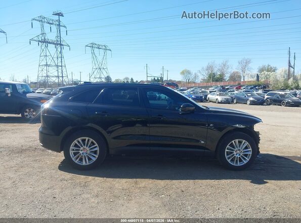 SADCK2BV3HA061851 2017 JAGUAR F-PACE Черный Вид задней части салона