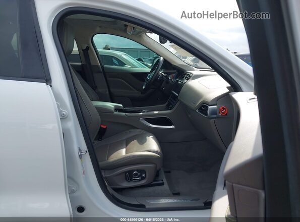 SADCL2FX0KA392306 2019 JAGUAR F-PACE Белый Вид салона спереди