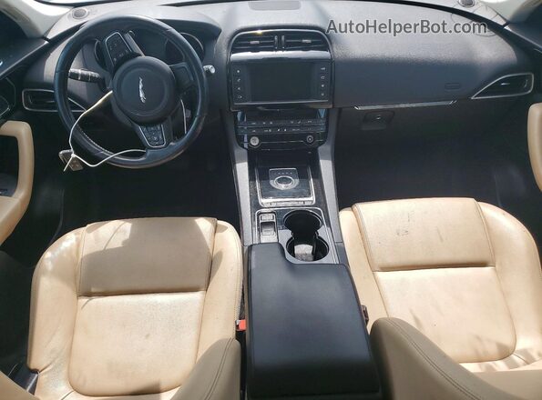 SADCS2BV8HA490208 2017 JAGUAR F-PACE White Вид панелі приладів