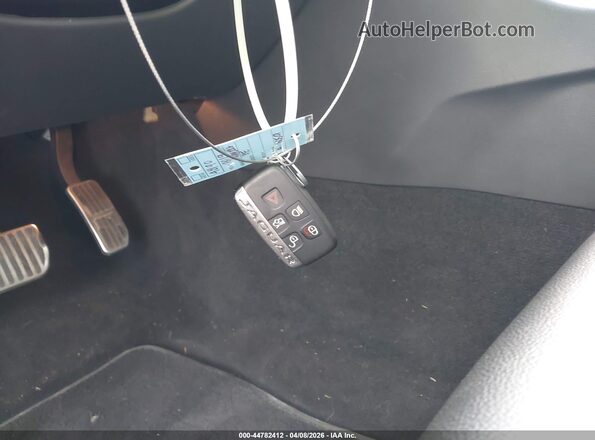 SAJAR4FX3KCP52820 2019 JAGUAR XF Белый Вид панели приборов
