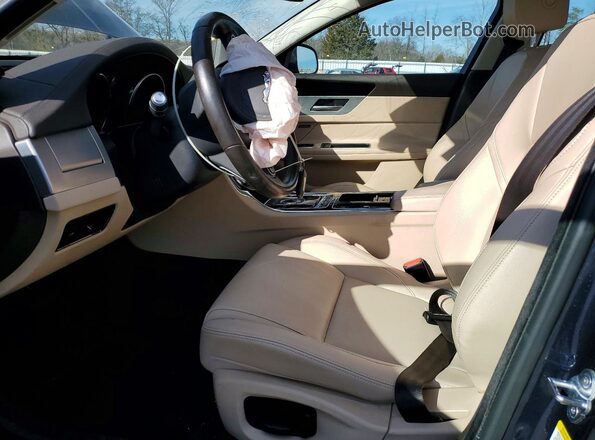 SAJBJ4BV7GCY17546 2016 JAGUAR XF Синий Вид салона спереди