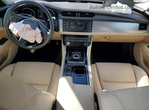 SAJBJ4BV7GCY17546 2016 JAGUAR XF Синий Вид панели приборов