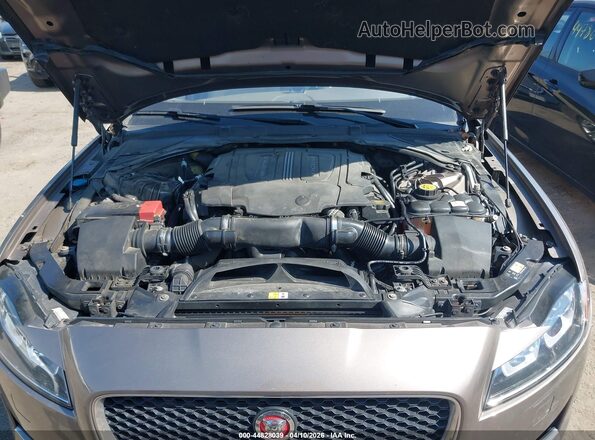 SAJBJ4BVXGCY18433 2016 JAGUAR XF Gold Widok z tyłu