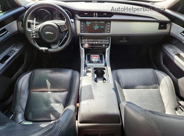 SAJBK4BV5GCY20328 2016 JAGUAR XF Серебряный Вид панели приборов