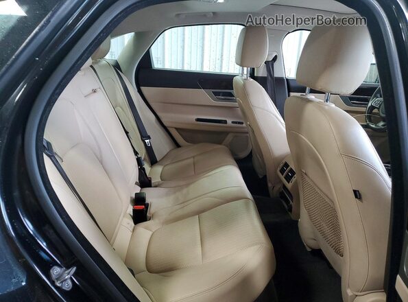 SAJBK4BV5GCY22919 2016 JAGUAR XF Black Vista de los asientos traseros