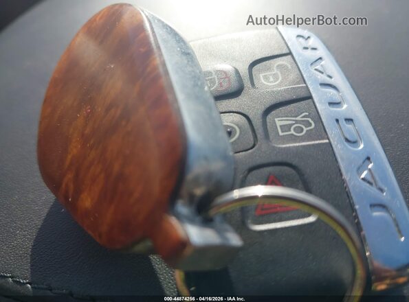 SAJWJ2GD5H8W04668 2017 JAGUAR XJ Green Widok deski rozdzielczej